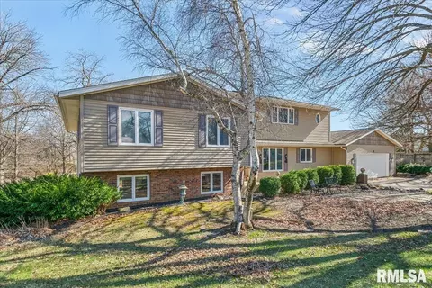 Exterior - 9 Oakwood Dr, Springfield, IL 62711 photo 1 of 13