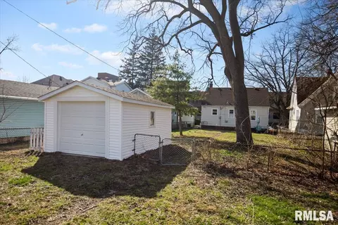 Exterior - 932 N 2nd St, Springfield, IL 62702 photo 4 of 5