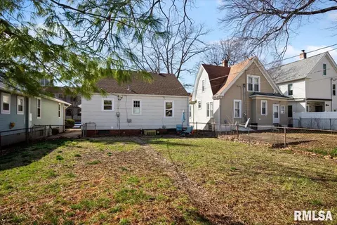 Exterior - 932 N 2nd St, Springfield, IL 62702 photo 5 of 5