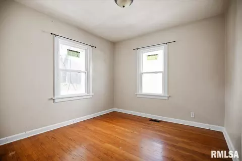 Bedroom - 932 N 2nd St, Springfield, IL 62702 photo 1 of 2