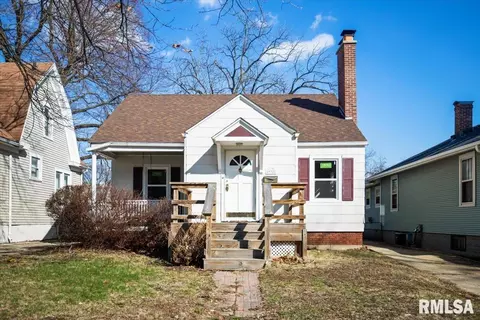 Exterior - 932 N 2nd St, Springfield, IL 62702 photo 1 of 5