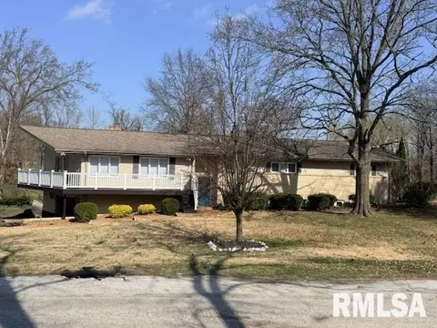 9501 Dusk Dr, Chatham, IL 62629