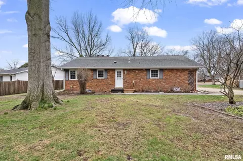 Exterior - 41 Belhaven Dr, Springfield, IL 62704 photo 5 of 7