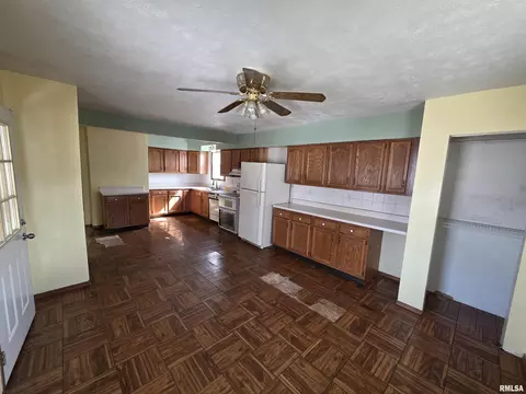 Kitchen - 3357 S 3rd St, Springfield, IL 62703 photo 1 of 2
