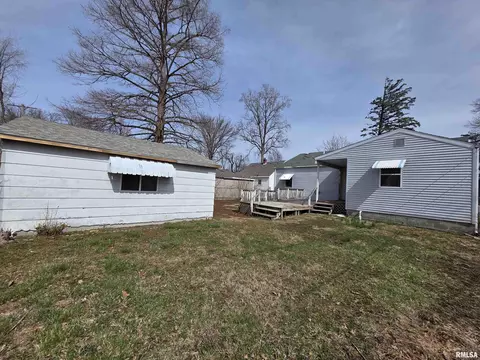 Exterior - 3357 S 3rd St, Springfield, IL 62703 photo 2 of 3