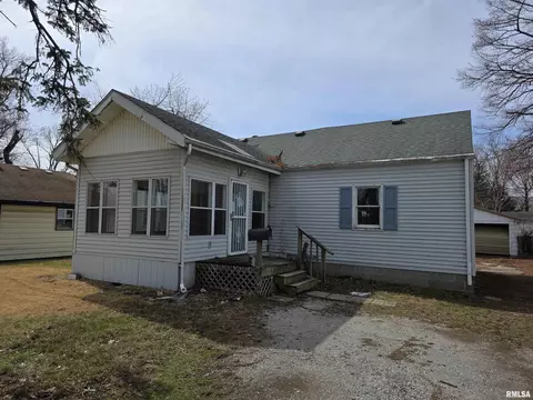 Exterior - 3357 S 3rd St, Springfield, IL 62703 photo 1 of 3