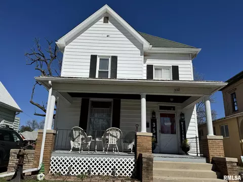 352 E State St, Jacksonville, IL 62650