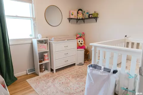 Bedroom - 1815 Fairfield Dr, Springfield, IL 62702 photo 2 of 5