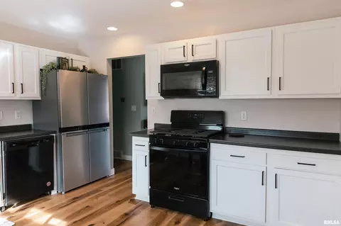 Kitchen - 1815 Fairfield Dr, Springfield, IL 62702 photo 2 of 3