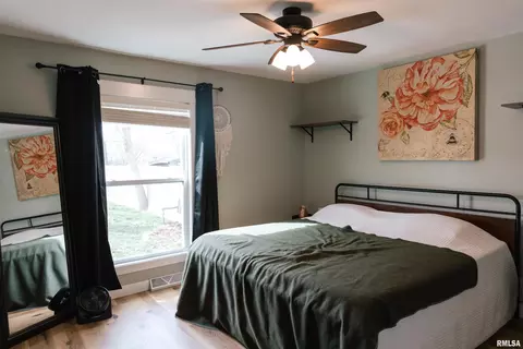 Bedroom - 1815 Fairfield Dr, Springfield, IL 62702 photo 1 of 5