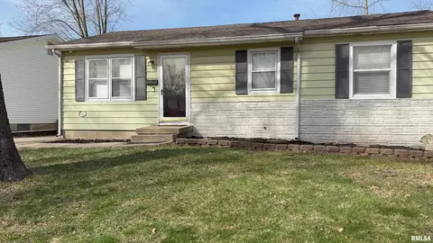 1815 Fairfield Dr, Springfield, IL 62702