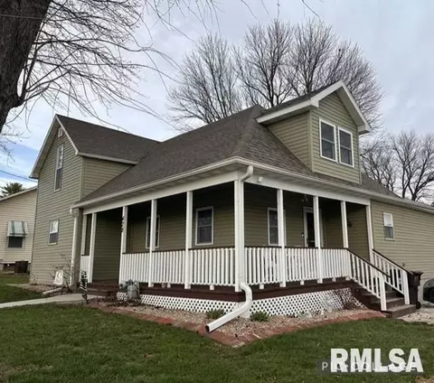 428 S Main St, White Hall, IL 62092