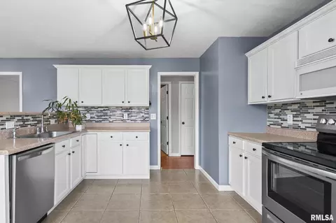 2916 Tanner Rd, Springfield, IL 62702 photo 12