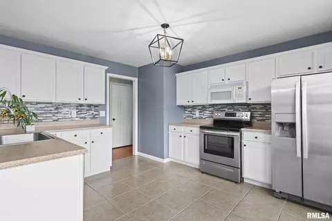 2916 Tanner Rd, Springfield, IL 62702 photo 9