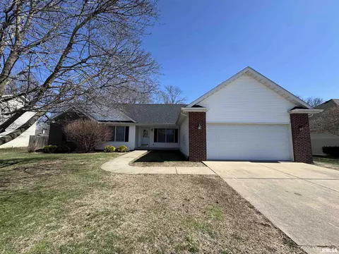 740 1st St, Sherman, IL 62684