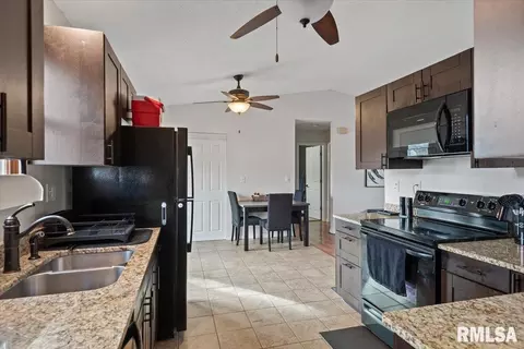 904 Diane Ct, Springfield, IL 62702 photo 11