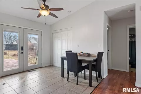 904 Diane Ct, Springfield, IL 62702 photo 7