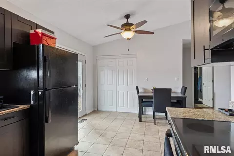 904 Diane Ct, Springfield, IL 62702 photo 10