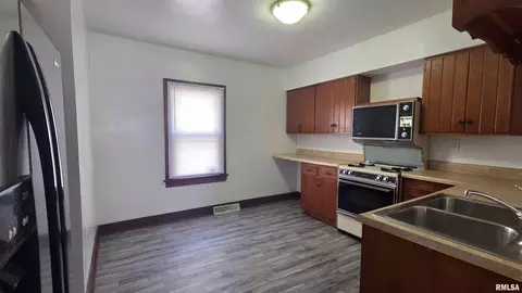 2360 S 9th St, Springfield, IL 62703 photo 7