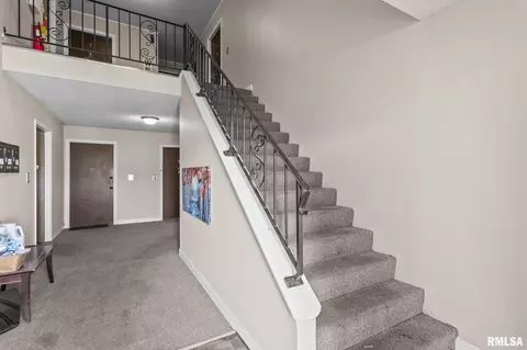 Entry Way - 1913 Jeanette Ln, Springfield, IL 62704 photo 1 of 3