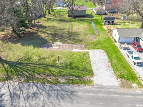 Minton Street, Carlinville, IL 62626
