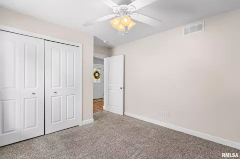 Bedroom - 4546 Thompson Rd, Springfield, IL 62711 photo 9 of 10