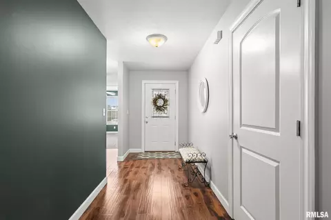 Entry Way - 4546 Thompson Rd, Springfield, IL 62711 photo 1 of 3