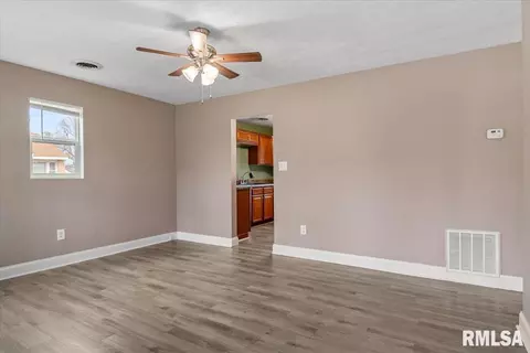 Living - 1050 N 19th St, Springfield, IL 62702 photo 1 of 3