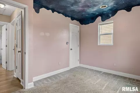 Bedroom - 1050 N 19th St, Springfield, IL 62702 photo 1 of 2