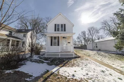 1324 N 9th St, Quincy, IL 62301