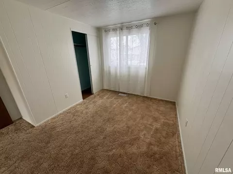2304 Sutherland Rd, Springfield, IL 62702 photo 10