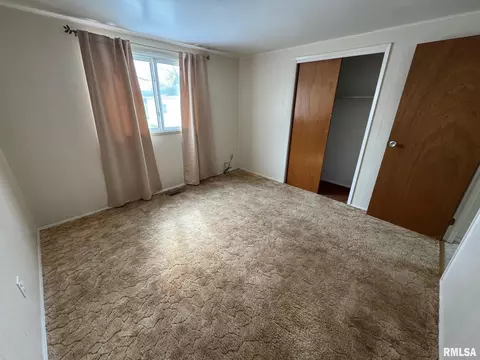 2304 Sutherland Rd, Springfield, IL 62702 photo 7