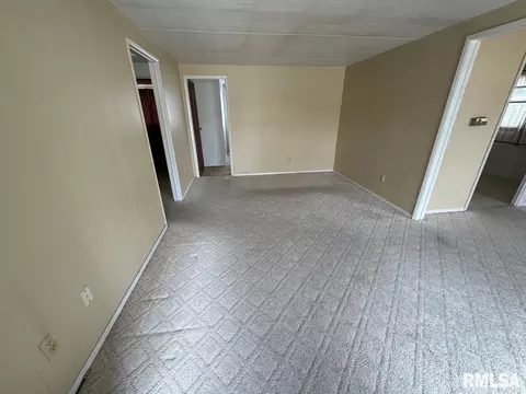 2304 Sutherland Rd, Springfield, IL 62702 photo 3