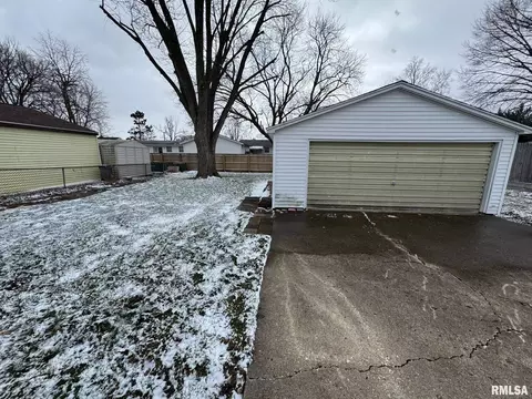 2304 Sutherland Rd, Springfield, IL 62702 photo 11