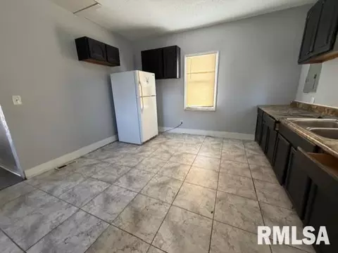 Entry Way - 1617 Matheny Ave, Springfield, IL 62702 photo 1 of 1
