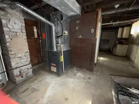 Entry Way - 2313 S 13th St, Springfield, IL 62703 photo 2 of 2