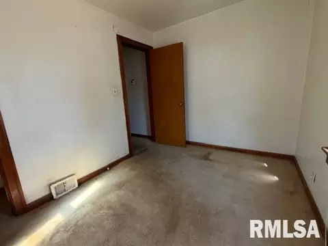 Bedroom - 2216 S 13th St, Springfield, IL 62703 photo 3 of 4