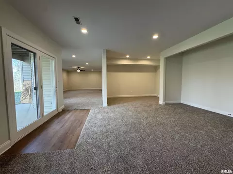 Living - 4335 Creek Dr, Springfield, IL 62711 photo 10 of 13