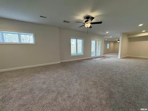 Living - 4335 Creek Dr, Springfield, IL 62711 photo 7 of 13