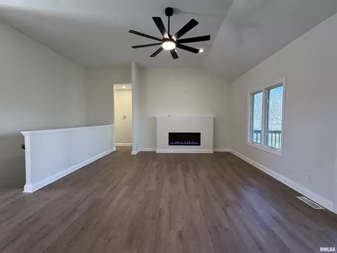Living - 4335 Creek Dr, Springfield, IL 62711 photo 1 of 13