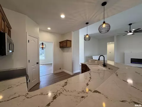 Kitchen - 4335 Creek Dr, Springfield, IL 62711 photo 8 of 8