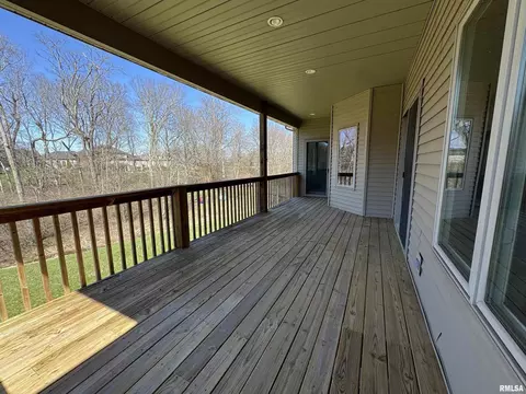Exterior - 4335 Creek Dr, Springfield, IL 62711 photo 6 of 9