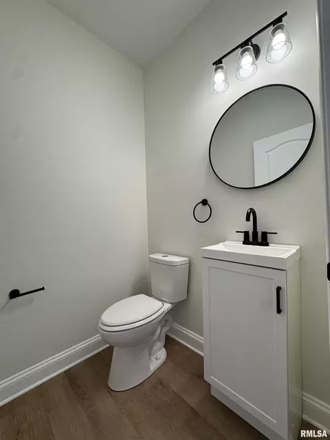 Bath - 4335 Creek Dr, Springfield, IL 62711 photo 1 of 7