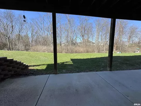 Exterior - 4335 Creek Dr, Springfield, IL 62711 photo 8 of 9