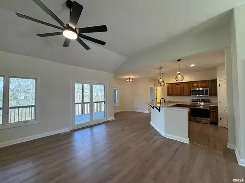 Living - 4335 Creek Dr, Springfield, IL 62711 photo 6 of 13