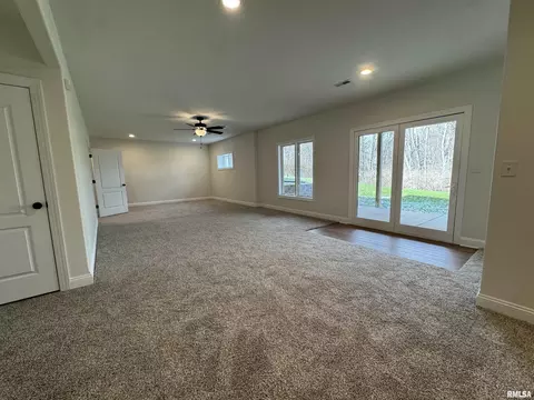 Living - 4335 Creek Dr, Springfield, IL 62711 photo 13 of 13