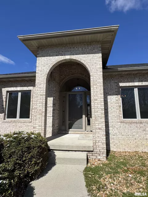 Exterior - 4335 Creek Dr, Springfield, IL 62711 photo 3 of 9