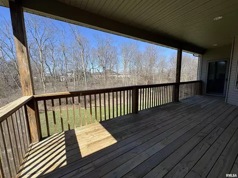Exterior - 4335 Creek Dr, Springfield, IL 62711 photo 5 of 9