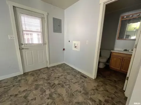 Other - 817 E Stanford Ave, Springfield, IL 62704 photo 6 of 7