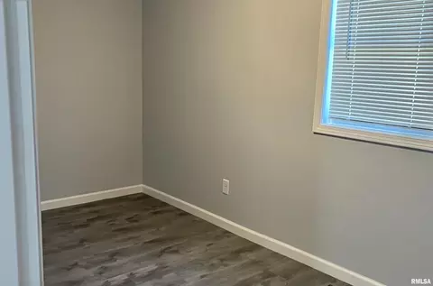 Bedroom - 817 E Stanford Ave, Springfield, IL 62704 photo 1 of 3
